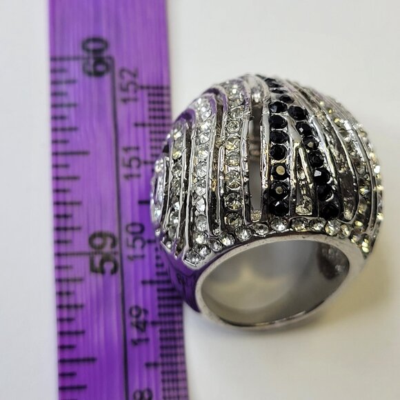 Fashion Statement Crystal Ring Black and Silver Crystal Cocktail ring Size 5 - Picture 10 of 11